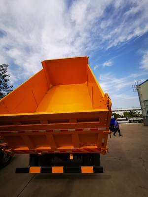 डोंगफेंग हेवी डंप ट्रक 4x2 छोटा टिपर ट्रक GVW 17.5 टन 136HP