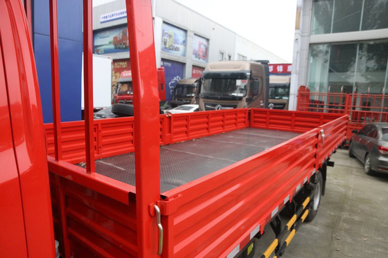 चीनी GVW 18T कॉलम प्लेट लाइट कार्गो ट्रक YUCHAI इंजन 140KW इंजन पावर