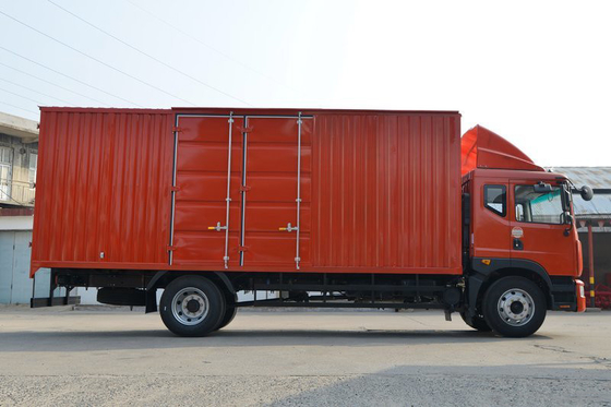 4x2 6 व्हीलर 3950 मिमी डीजल कमिंस इंजन कार्गो डिलीवरी ट्रक वाहन