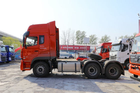 6x4 डोंगफेंग ट्रैक्टर ट्रक टो वजन 40 टन 400hp डीजल पावर