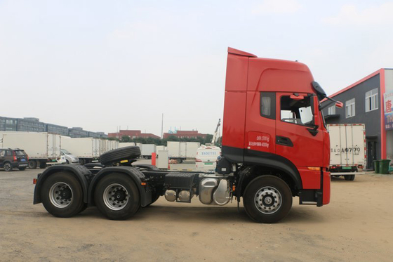 माल परिवहन के लिए डीजल डोंगफेंग ट्रैक्टर ट्रक 560hp मैक्स टॉर्क 2650N.m