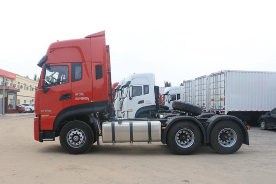 माल परिवहन के लिए डीजल डोंगफेंग ट्रैक्टर ट्रक 560hp मैक्स टॉर्क 2650N.m