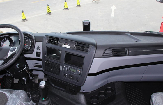 एलएनजी 6x4 हैवी ड्यूटी ट्रैक्टर ट्रक 470hp ट्रैक्शन मास 39.5 टन रसद परिवहन