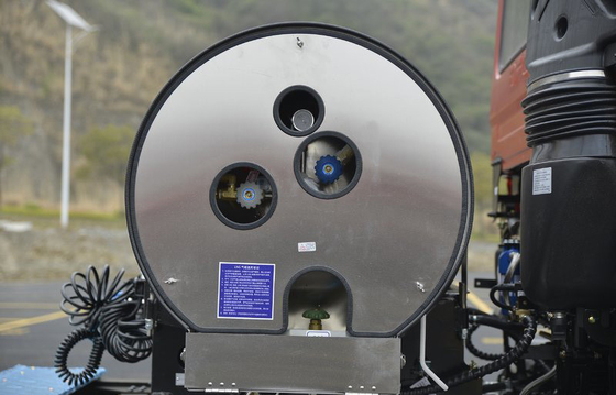 ट्रैक्शन मास 40 टन एलएनजी ट्रांसपोर्ट ट्रक 6x4 ट्रैक्टर उच्च विस्थापन इंजन
