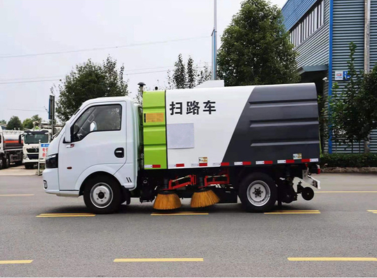 4x2 व्हील नगर स्वच्छता ट्रक गैसोलीन पावर 113hp मिनी रोड स्वीपर
