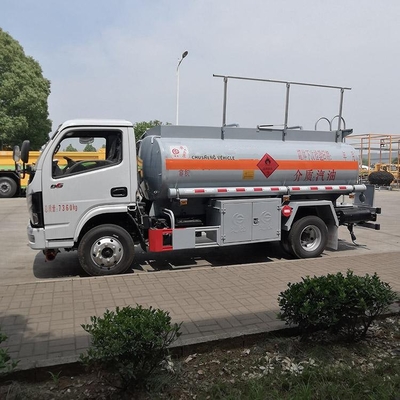 गैसोलीन डीजल ईंधन टैंकर ट्रक 4x2 व्हील 4.5 सीबीएम केरोसिन तेल परिवहन ट्रक